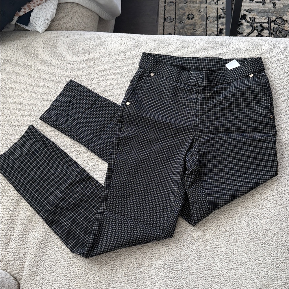 Anne Klein Black and White Patterned Ankle Pants